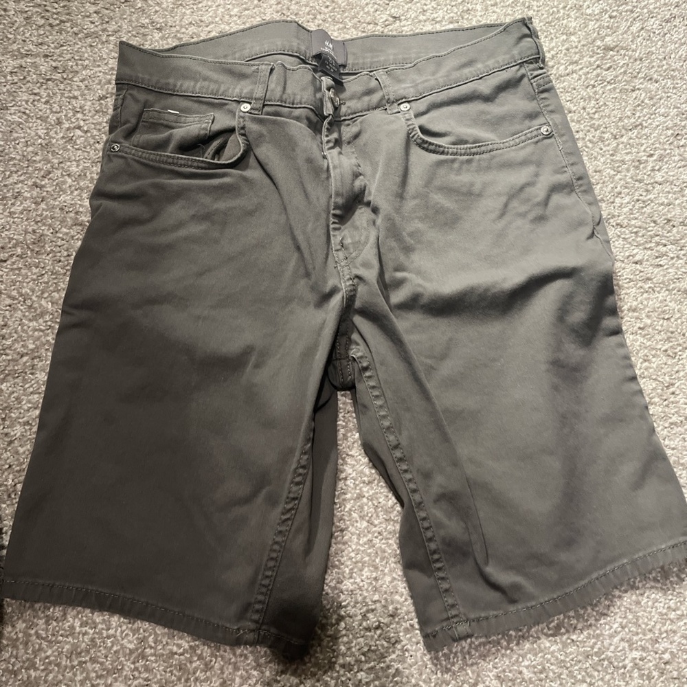 H&M men’s shorts
